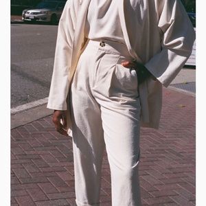 ISO Na Nin Oliver Pant in white(ish)